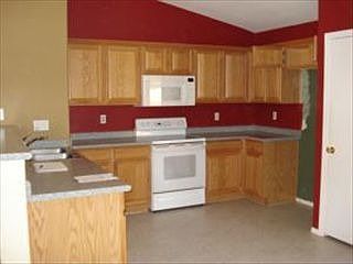 4th image of 15163 W Melvin St
