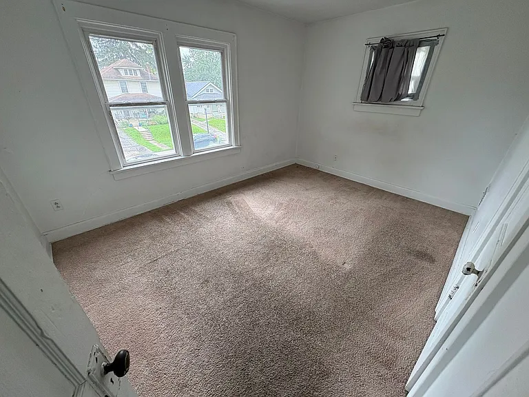 128-130 Haldy Ave — Photo 6