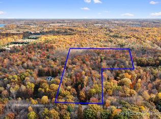 8560 Nugent Ave NE, Rockford, MI 49341