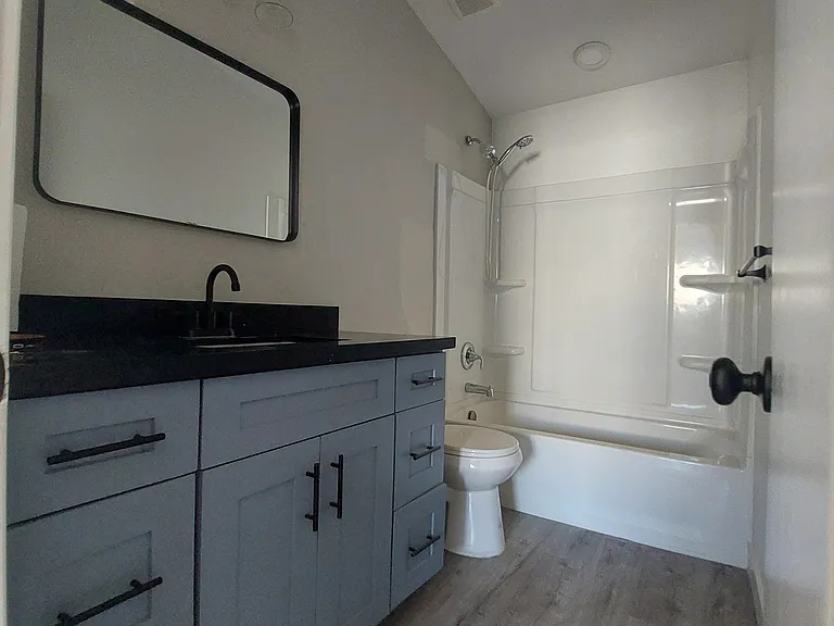 1917 E Monroe St #1 — Photo 11