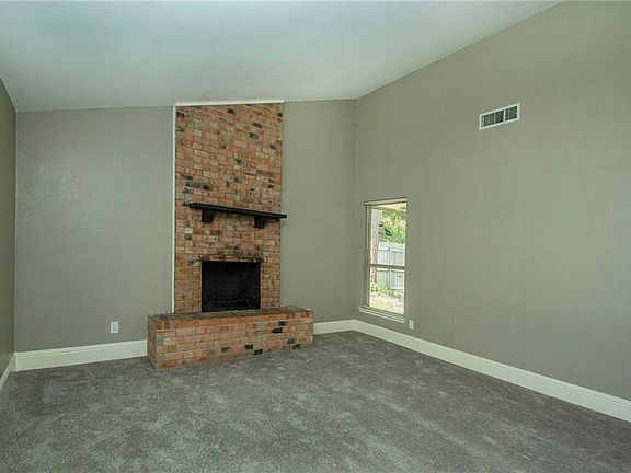 5th image of 1833 Andover Dr