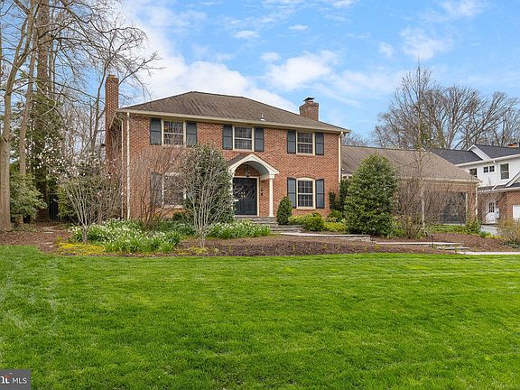 3rd image of 9014 Charles Augustine Dr