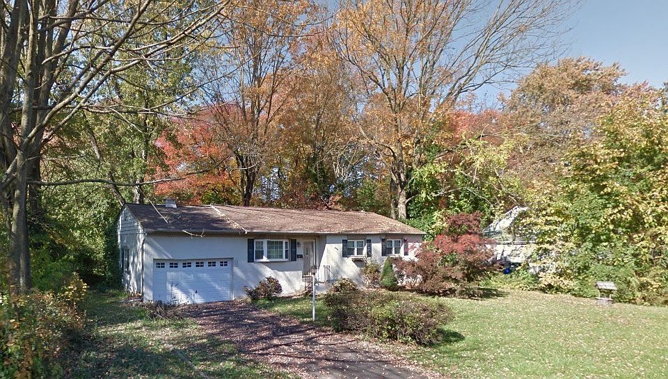 Exterior front yard