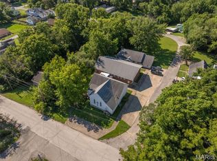 228 Church St, Winfield, MO 63389