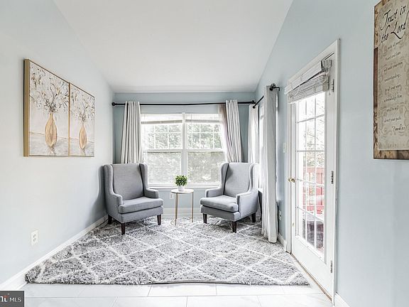 4th image of 2565 Miranda Ct