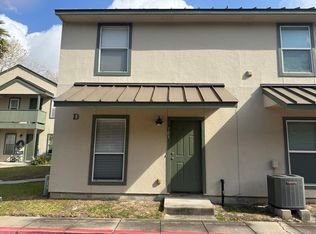 302 Saint Andrews St #D105, Rockport, TX 78382