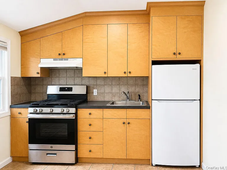 60 Jackson Ave #2 — Photo 4