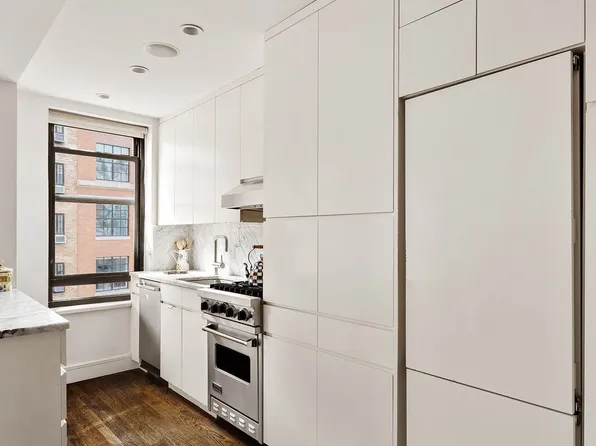 161 West 16th Street 15H image 3 of 12