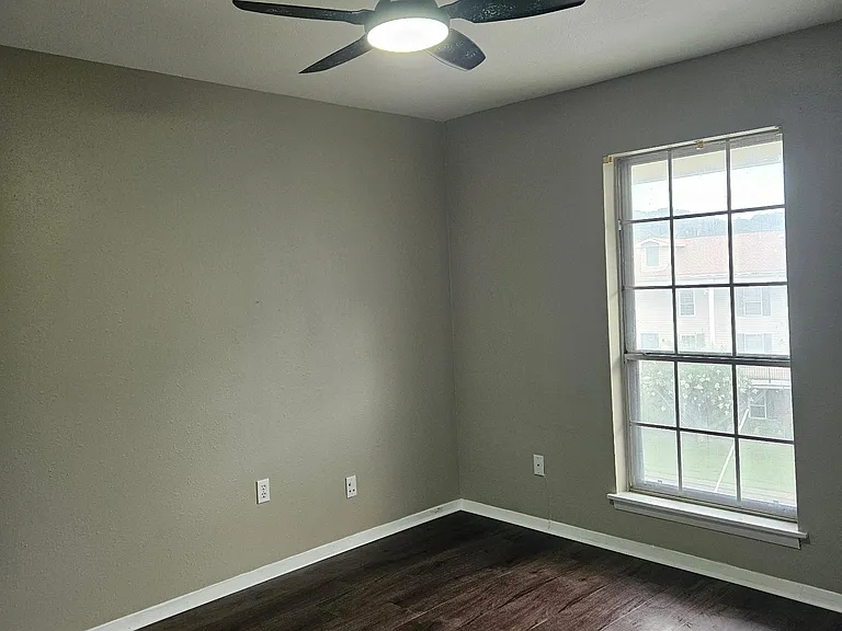 900 Mountain Creek Rd #D33 — Photo 7