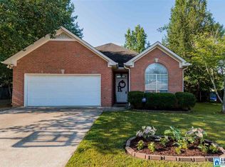 1916 Amberley Woods Trl, Helena, AL 35080