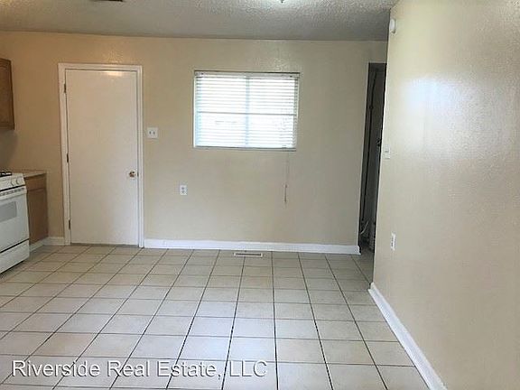 3rd image of 1153 Price St
