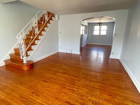 6722 Oakland St, Philadelphia, PA 19149