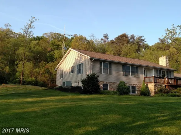 10445 Lincoln Way W, Saint Thomas, PA 17252