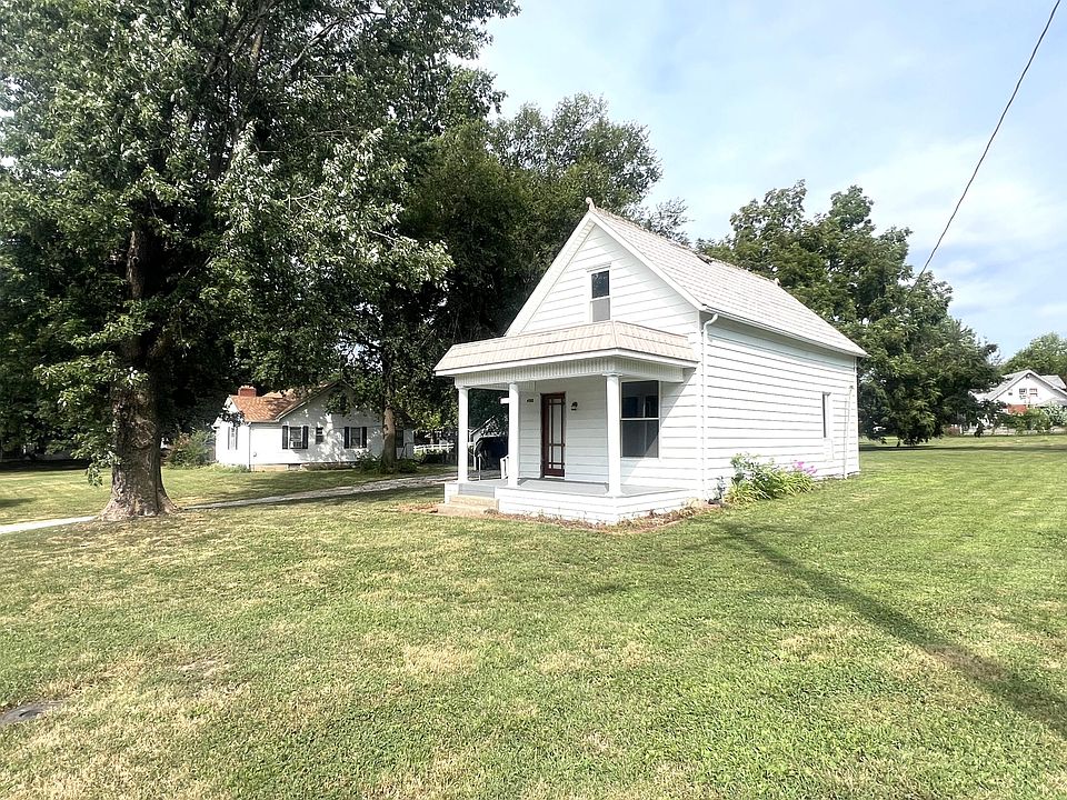 1st image of 400 4th St