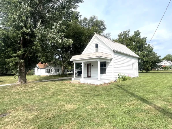 400 4th St, Pilot Grove, MO 65276