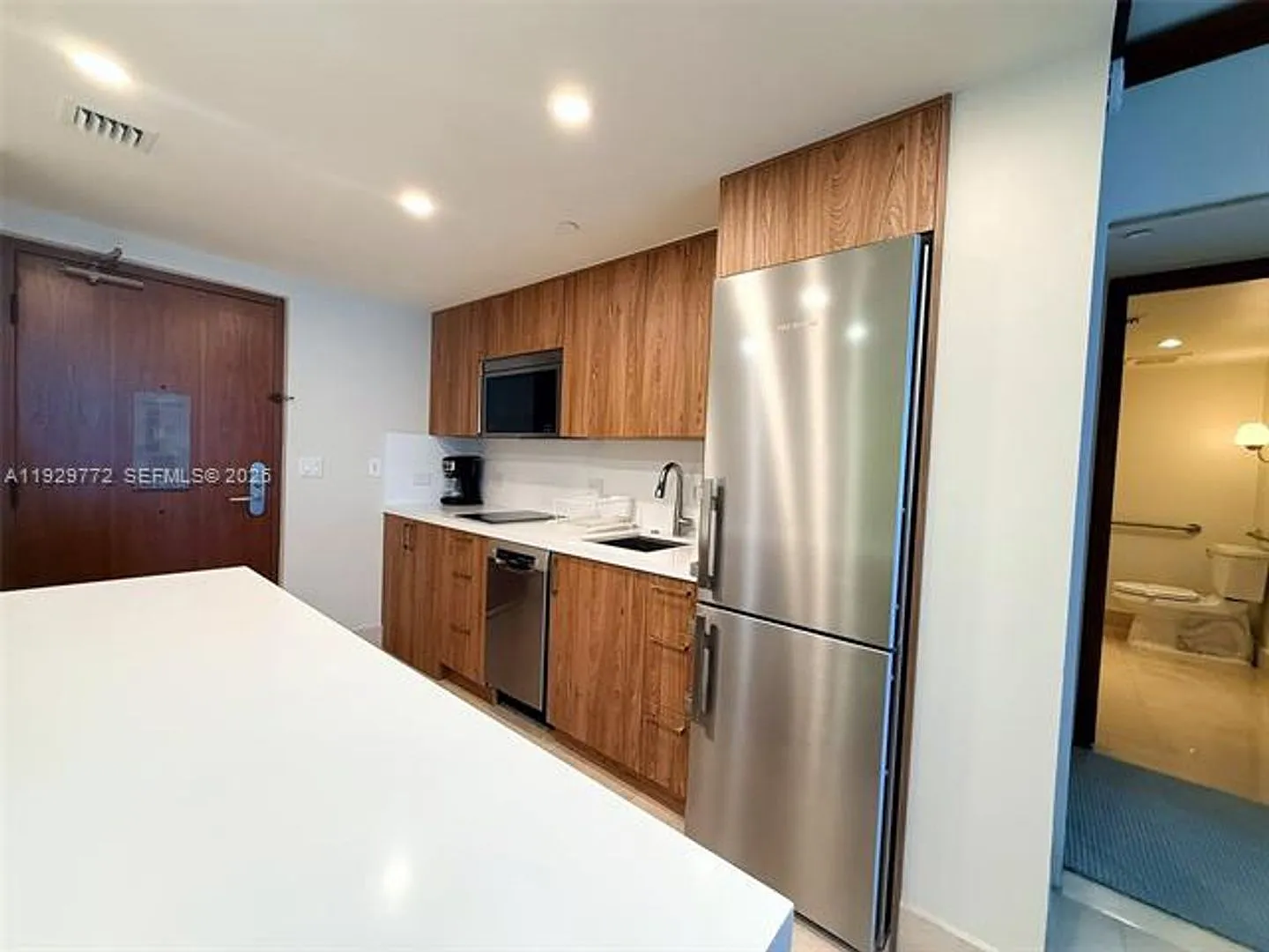 6801 Collins Ave cu-309, Miami Beach, FL 33141 — Photo 2