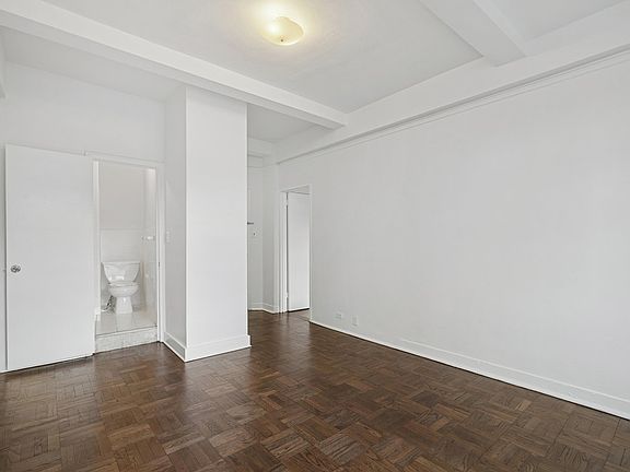 4th image of 160 W 71st St APT 14T