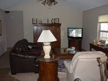 4th image of 117 Bradley Ct