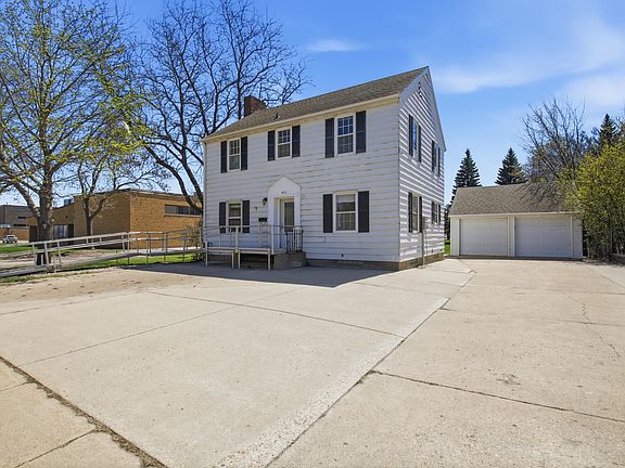 5th image of 405 Willmar Ave SW