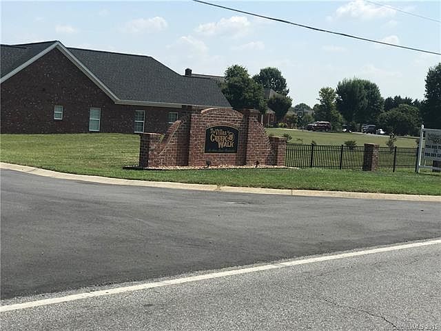 2nd image of 1017 Villas Dr