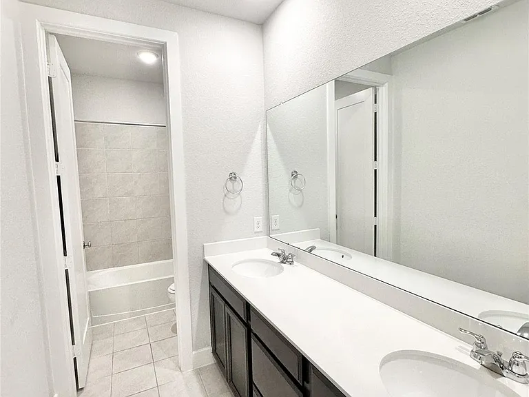 9218 Rocking Plain Ln — Photo 23