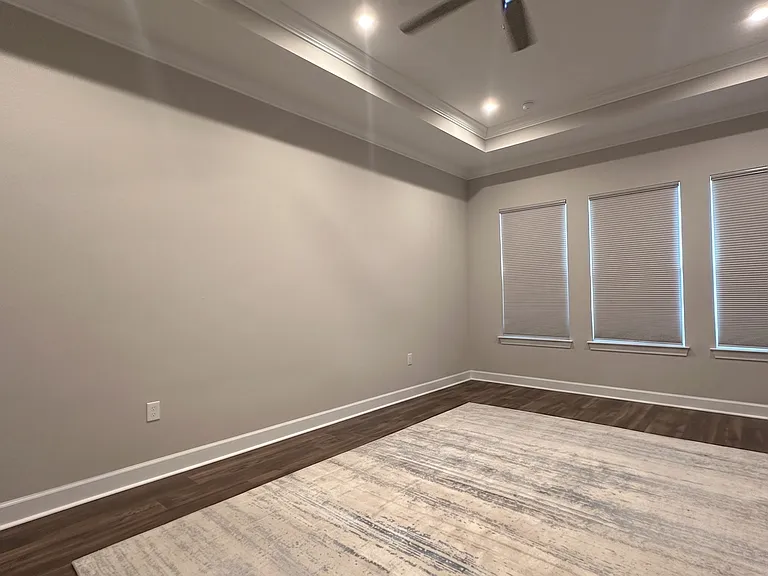 6875 Broglie St — Photo 23