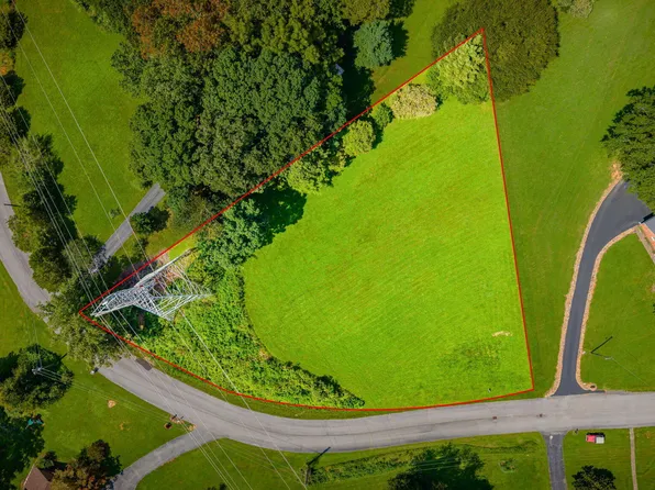 Country Dr, Kingsport, TN 37664