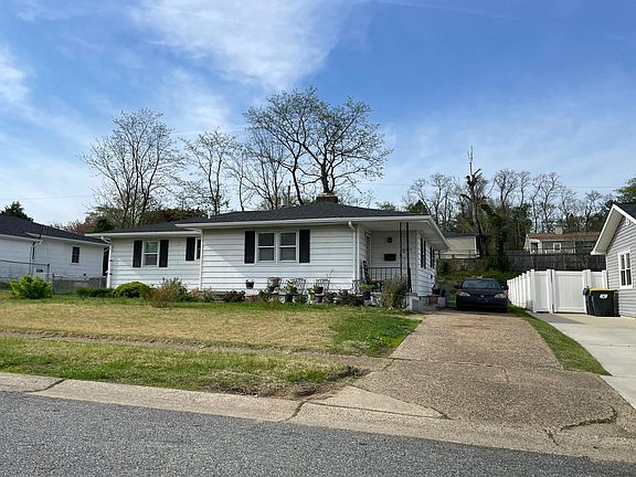 2nd image of 3815 Evelyn Dr