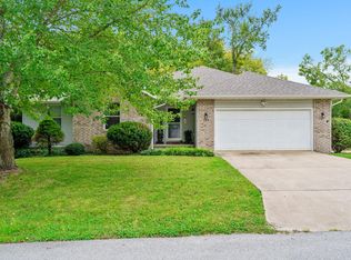 588 Walnut Grove Cir, Nixa, MO 65714