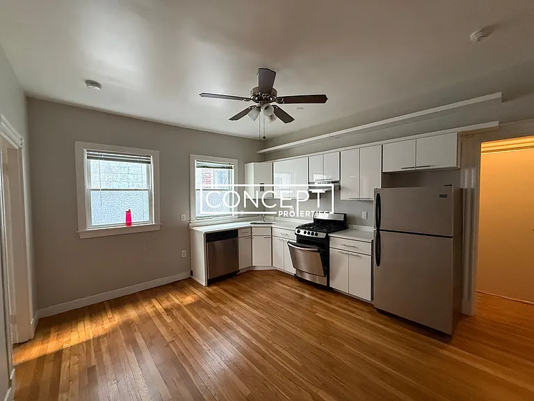 26 John F Kennedy St #7R — Photo 12