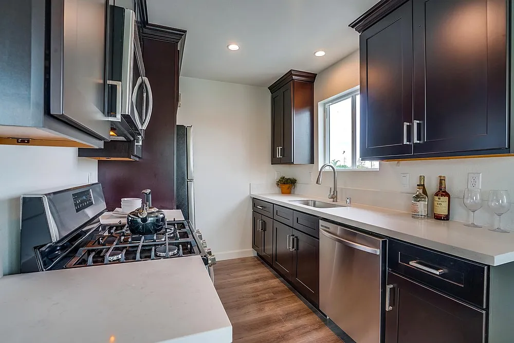 11853 Manor Dr — Photo 1
