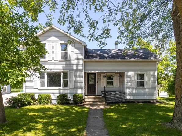 810 W 4th Ave, Oshkosh, WI 54902