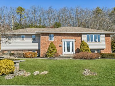 88 Lauren Avenue, Dix Hills, NY, 11746