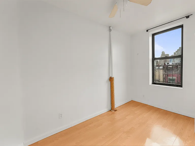 124 Mott St #38 — Photo 8