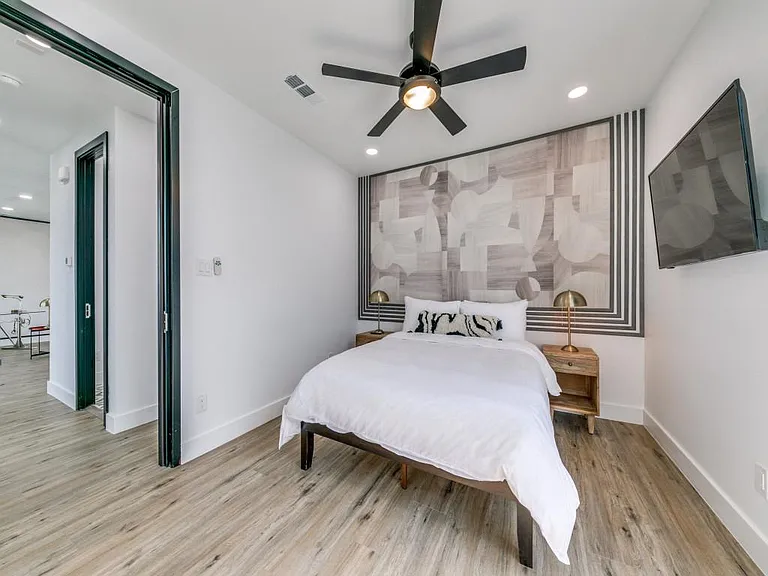 4438 Bonham St — Photo 29