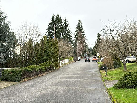 4th image of 9220 SE Sun Crest Dr