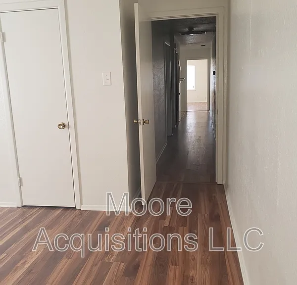 1439 S Rusk St — Photo 12