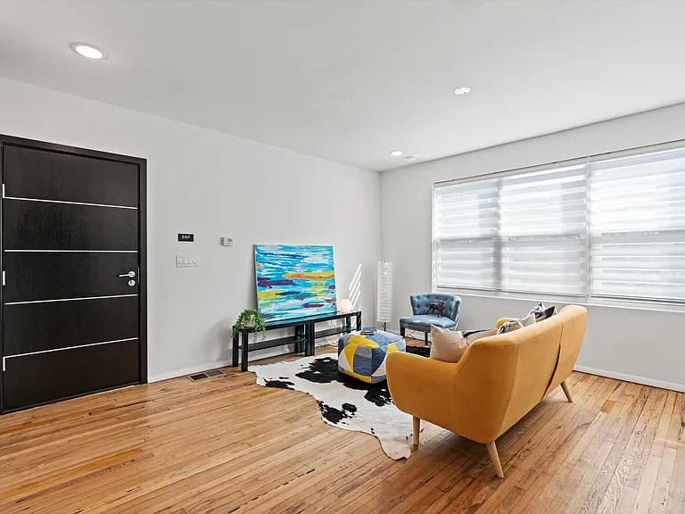 1504 Perry St #207 — Photo 4