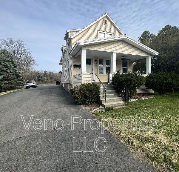 32 Russell Rd #2B — Photo 1