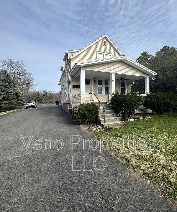 32 Russell Rd #2B