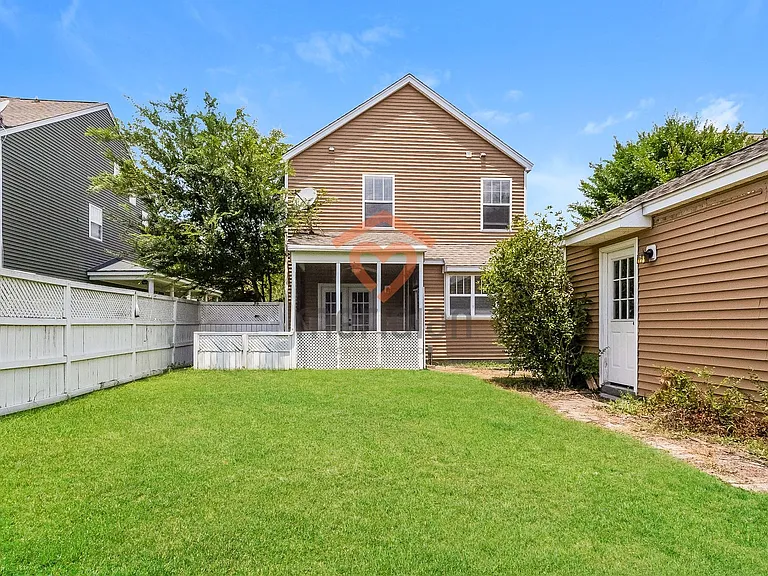 131 Red Leaf Blvd — Photo 17