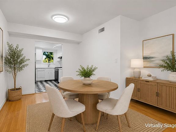 3rd image of 1101 98th St APT 5