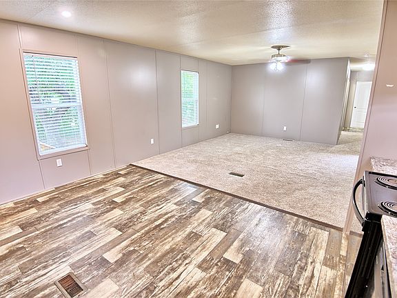 4th image of 504 Fannin St