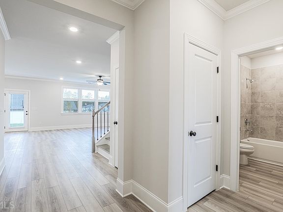 3rd image of 766 Lanarck Way