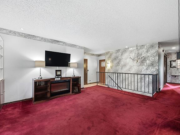 5th image of 606 Olive Dr NW