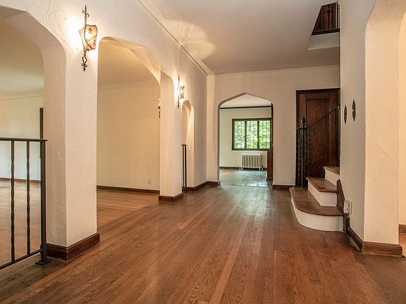 4th image of 20 Highwood Ave