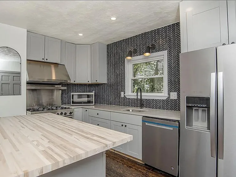 111 Grove St #1 — Photo 4