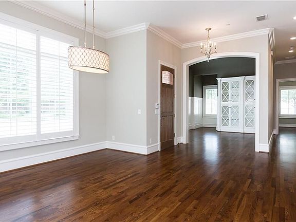 3rd image of 2100 Fawnwood Dr