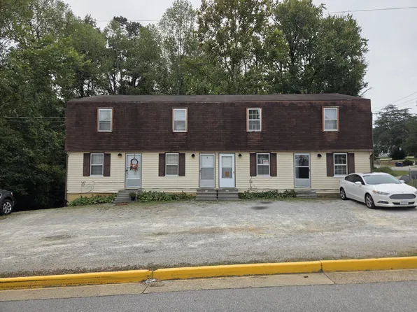 609 W Atlantic St #C, South Hill, VA 23970