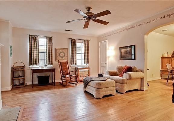 4th image of 9258 Peninsula Dr